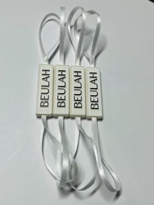 Embossed Logo Label Snap Lock Pin Loop Plastic Fastener Hang Tag With String