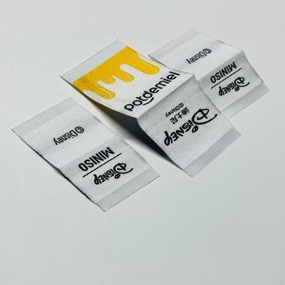 Custom Woven Clothing Labels Garment Tags 0.4mm Logo 5000pcs