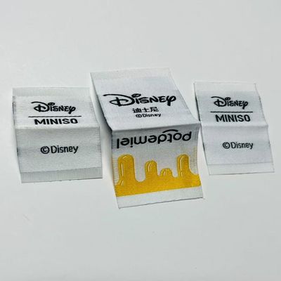 Custom Woven Clothing Labels Garment Tags 0.4mm Logo 5000pcs