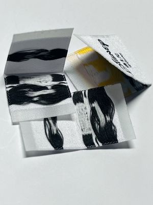 Custom Woven Clothing Labels Garment Tags 0.4mm Logo 5000pcs