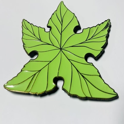 Green OEM/ODM Fabric Buttons Suitable For Clothing, Weighing 7.1 Grams